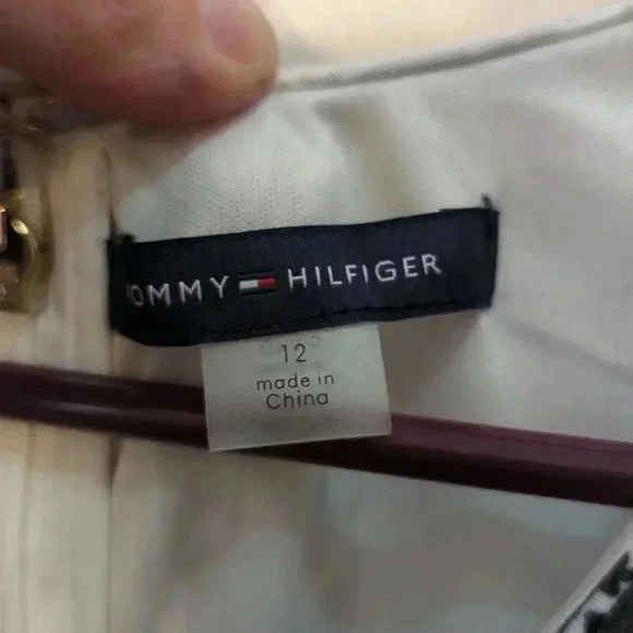 Tommy Hilfiger Floral-Print Flutter-Sleeve Ruffled Dress - Picture 4 of 7